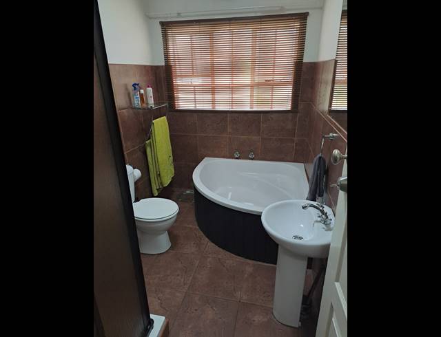 12 BEDROOM HOUSE FOR SALE IN HAYFIELDS